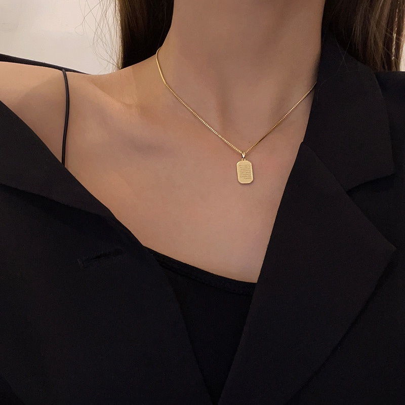 Kalung Choker Bentuk Persegi Geometris Dua Sisi