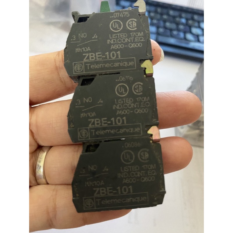 schneider kontak blok zbe101