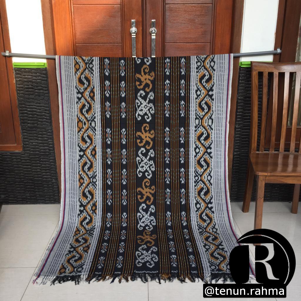 Tenun Ikat Etnik Lombok