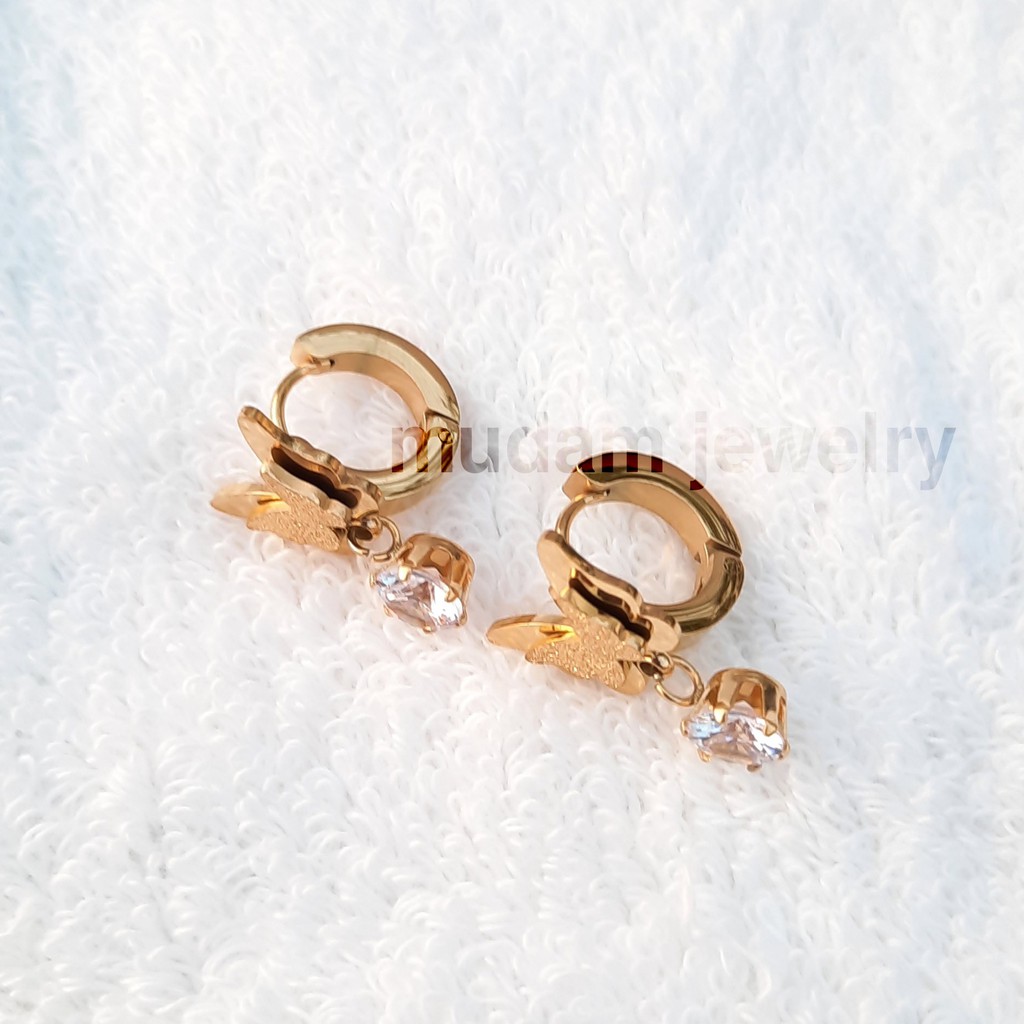 Anting Jepit Titanium Aksen Kupu-Kupu Dengan Diamond Tersedia Warna Rose Gold dan Gold