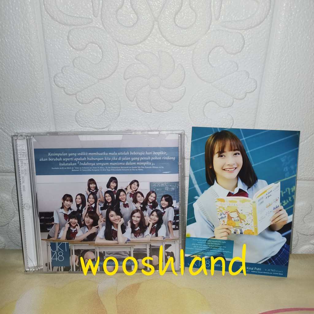 JKT48 17th : Indahnya Senyum Manismu dst. -Kimi no Hohoemi wo Yume ni Miru- (CD + DVD) + PP Kinal