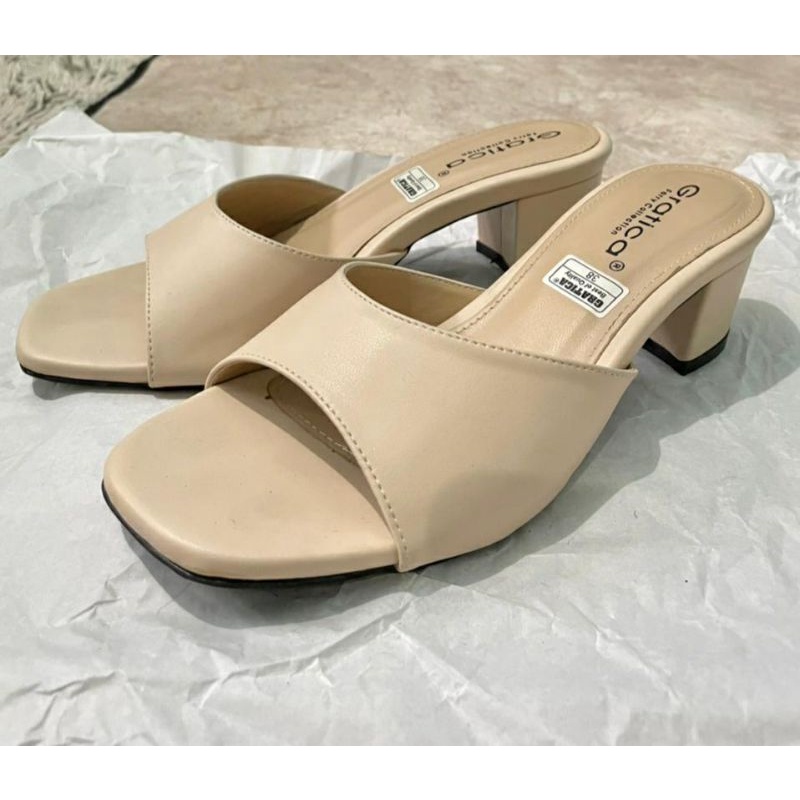 Preloved High Heels Chunky Cream Gratica (BISA NEGO)