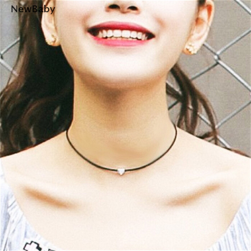 Kalung Choker Bahan Kulit Imitasi Warna Hitam Aksen Hati Gaya Vintage Untuk Wanita