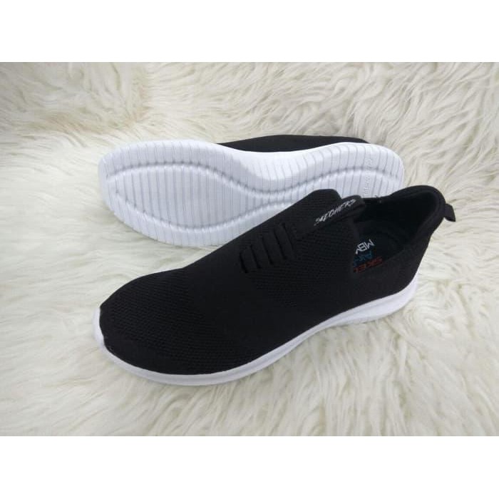 SEPATU SKECHERS MUZZIN ORIGINAL