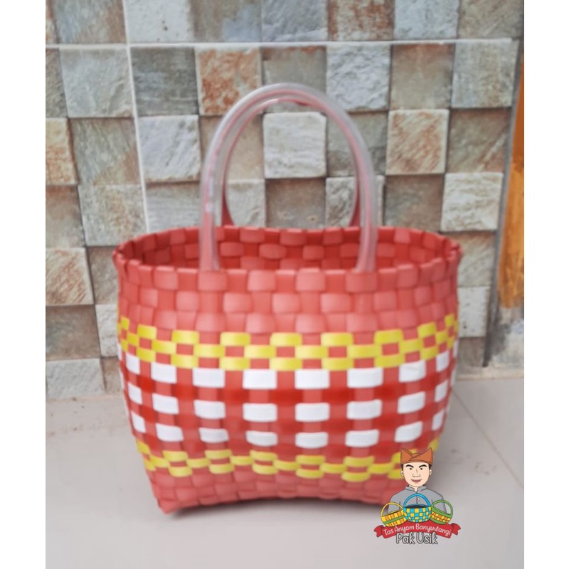 

Anyaman Plastik/Souvenir nikah/Tas Jali /Hampers/Berkatan | Motif Random (Kecil_Mblenduk)