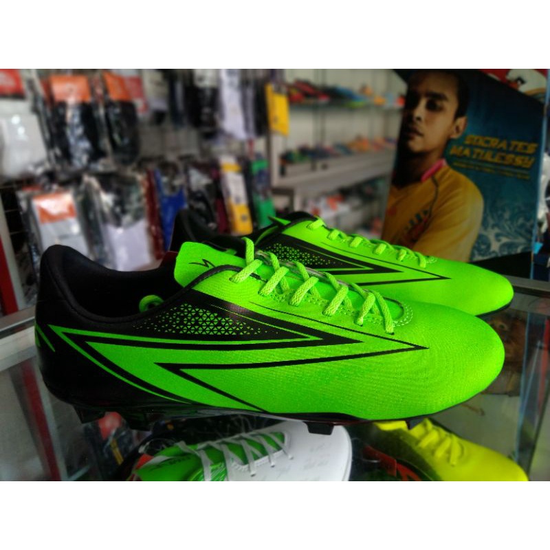 sepatu bola SPECS hyperspeed fg