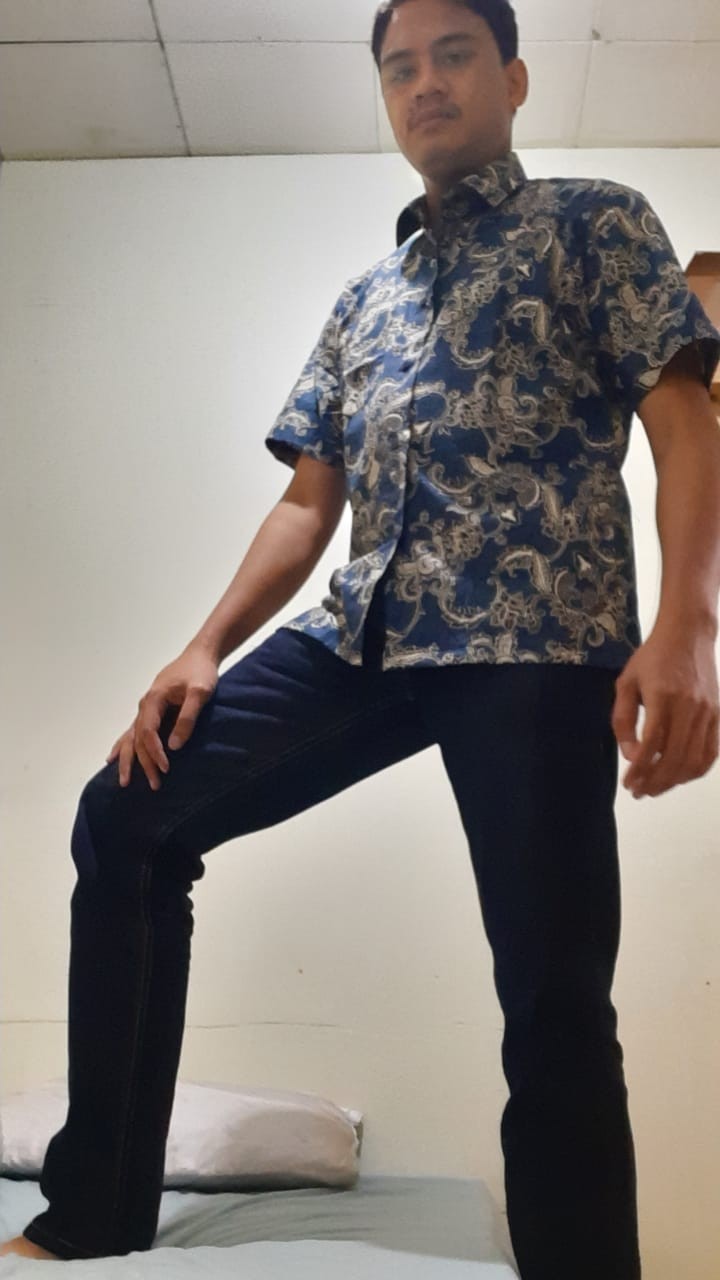 Kemeja Batik Pria Lengan Pendek Bs82 Katun Motif Modern Dixmont Semi Slimfit