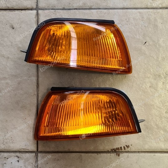 {BEKAS} Lampu Sen Depan Lancer Evo4 Murah