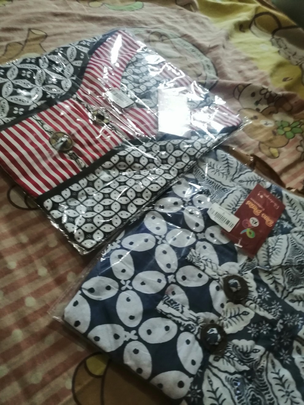 V Rumbay-wedelan Series/batik Wanita