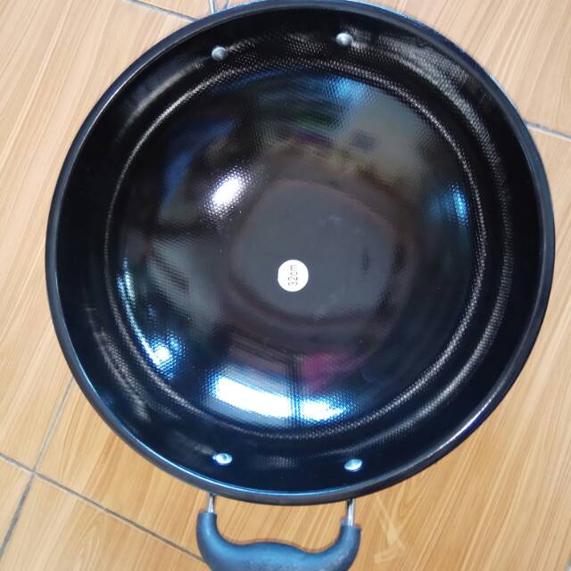 Wajan enamel anti gores dan lengket
