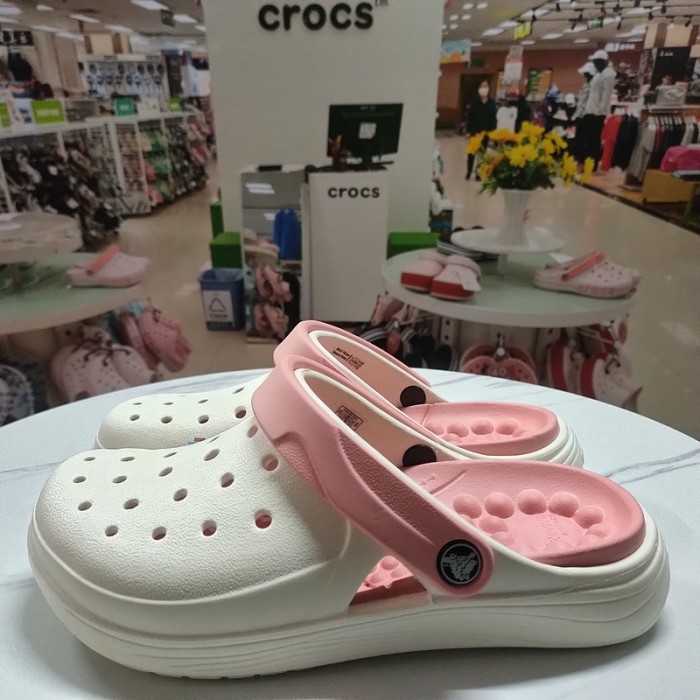 Crocs Reviva Clog Sendal Pantai Pria Cowok Karet Sandal Rumah Sakit