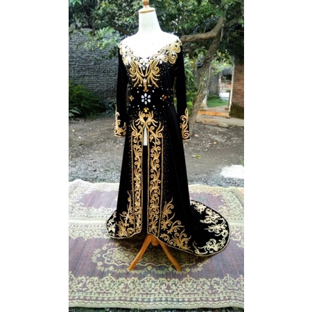 KebayaBludruJawaModern