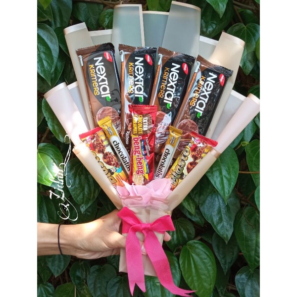 

Buket Snack/Buket Jajan/Buket Next Tart/Buket bengbeng/Buket wisuda/Buket sidang murah/Free gift card