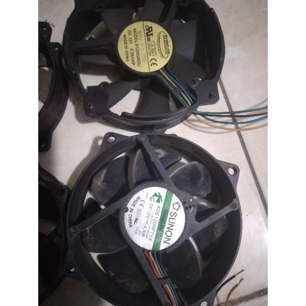 Fan Dc 12V amper rata2 pada gambar