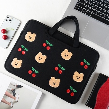 Sleeve Pouch Sarung Tas Bag Case Ipad Tab Tablet Macbook Air Pro Laptop Asus Acer Lenovo HP Huawei 11 12 13 14 15 inch Motif Gambar Beruang Bear Cherry Cery Warna Hitam Merah Black Red Lucu Cute Murah Korean Model Tali Jinjing Banyak Slot Ruang Stationary