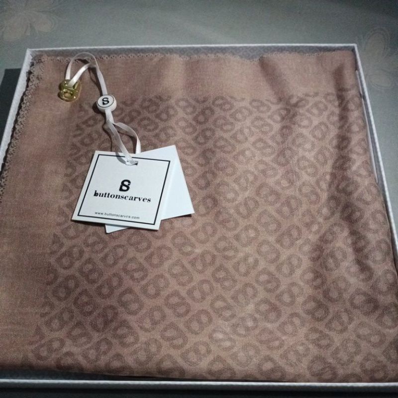 buttonscarves tapis dusty rose