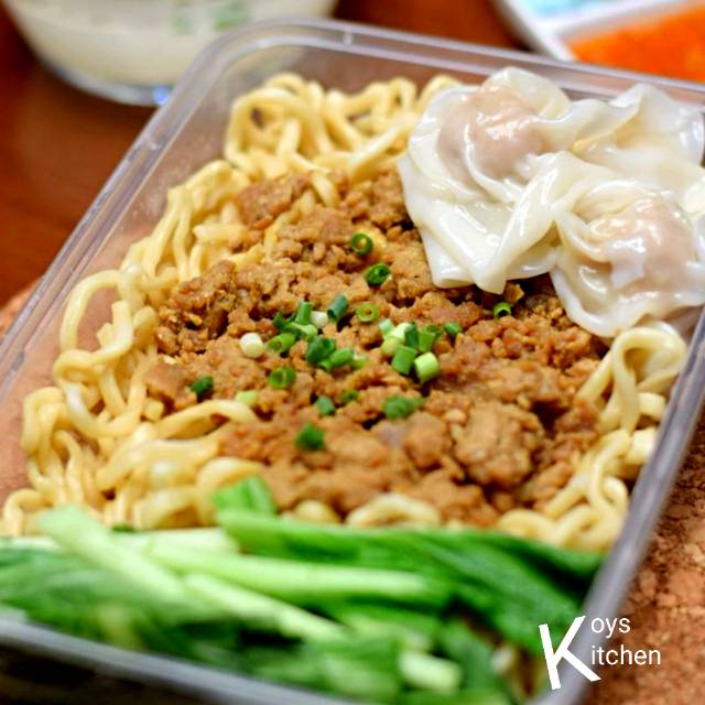 

Bakmi Babi Homemade Tanpa Air Abu dan Pengawet