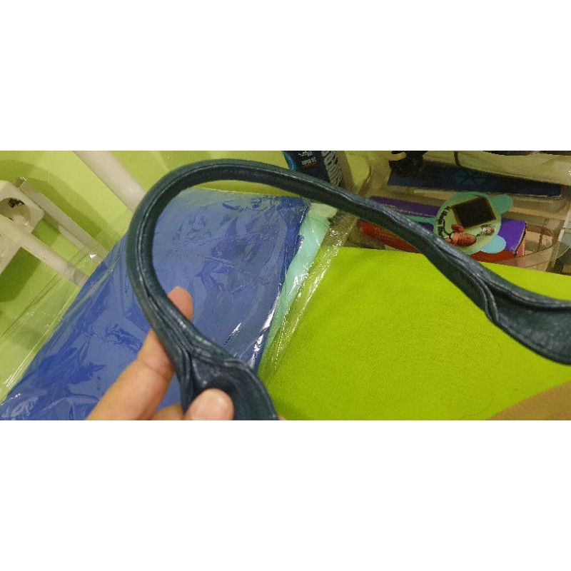 Tas Brera Art Patung