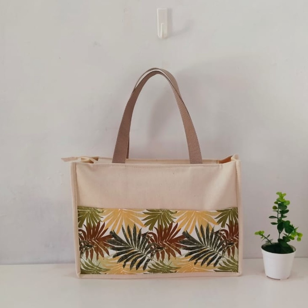 RIENS COLLECTIONS. TAS KANVAS TAS GONI SINTETIS KOMBINASI KANVAS MOTIF FLORAL PALM COKLAT