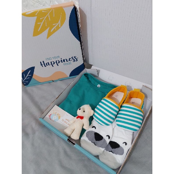 (4 IN 1 BABY BOY GIRL) HAMPERS KADO LAHIRAN BAYI GIFT BOX SEPATU BAJU JUMPER KUPLUK KAOS KAKI SEPATU FLATSHOES BONEKA MURAH MERIAH HADIAH LAHIRAN-Tosca
