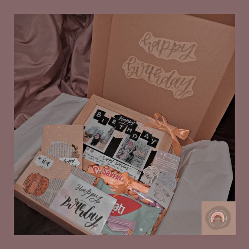 

PAKET HAMPERS/PAKET KADO/KADO VINTAGE/HAMPERS VINTAGE/KADO ULANG TAHUN