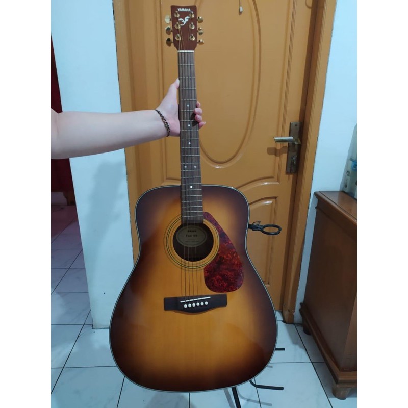 Yamaha gitar Akustik F335 TBS