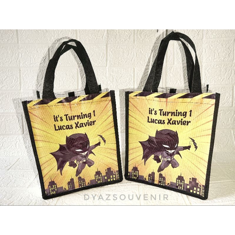 

tas ultah Batman tas goodiebag tas mika custom tas souvernir tas viral tas free design