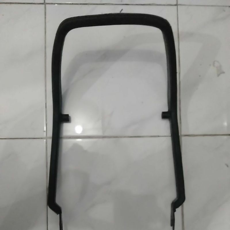 behel begel belakang suzuki RC100