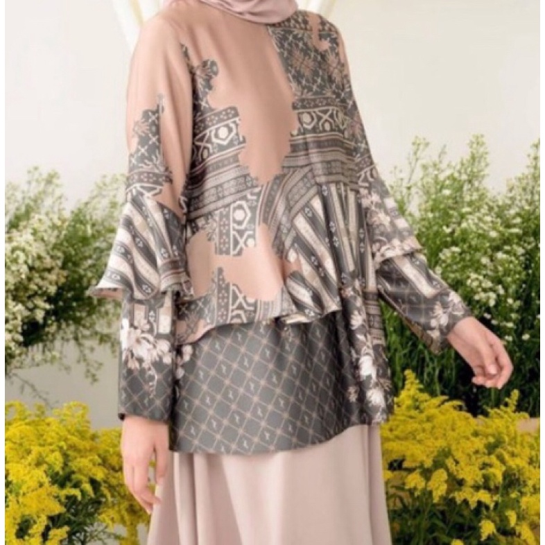 wearing klamby - jeumpa blouse in charcoal size S