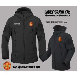 JAKET BRAVO TAD MANCHESTER UNITED WATERPROOF ANTI AIR   JAKET BOLA   JAKET PRIA   JAKET MANCHESTER
