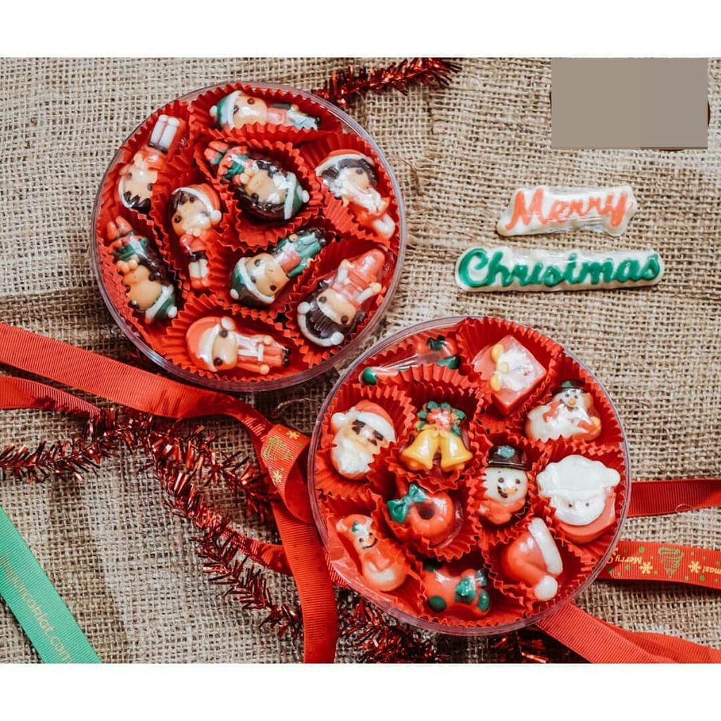 

cokelat praline spesial natal toples 250 gram