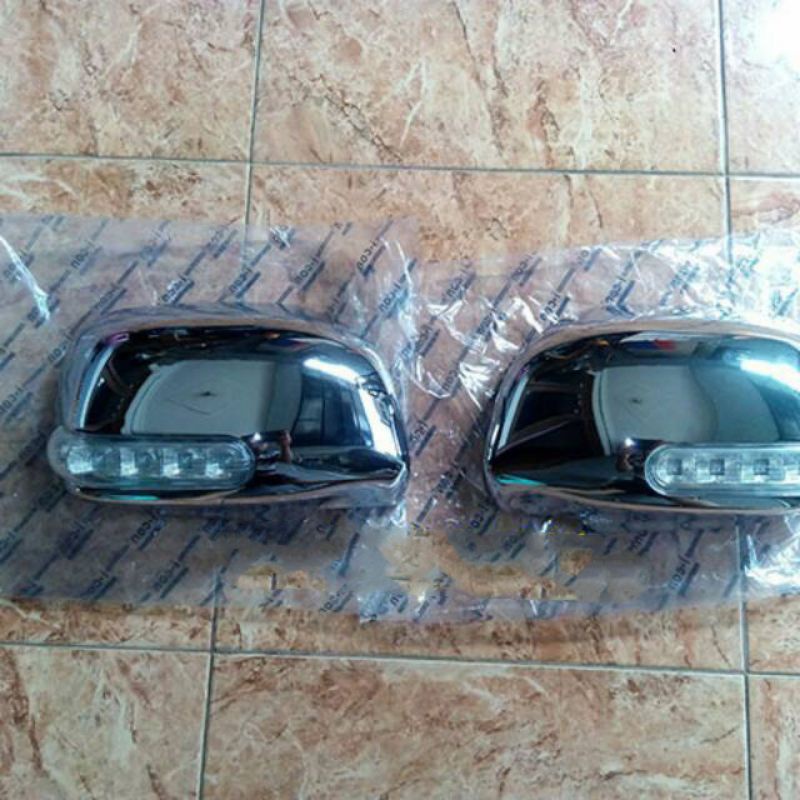 Cover Spion krom + Lampu sein Innova 2005 - 2010