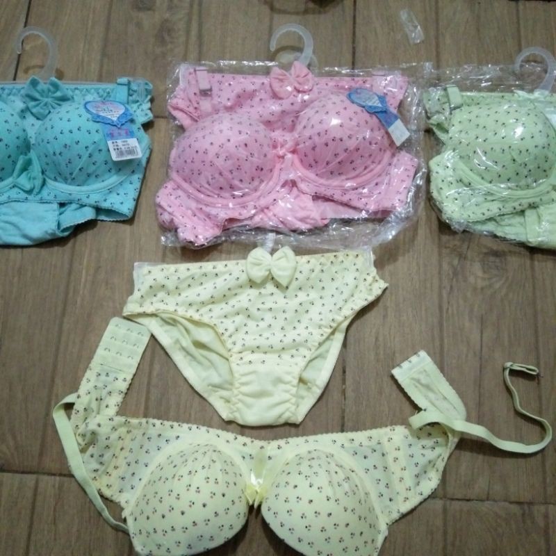 Setelan dalaman cd dan bra