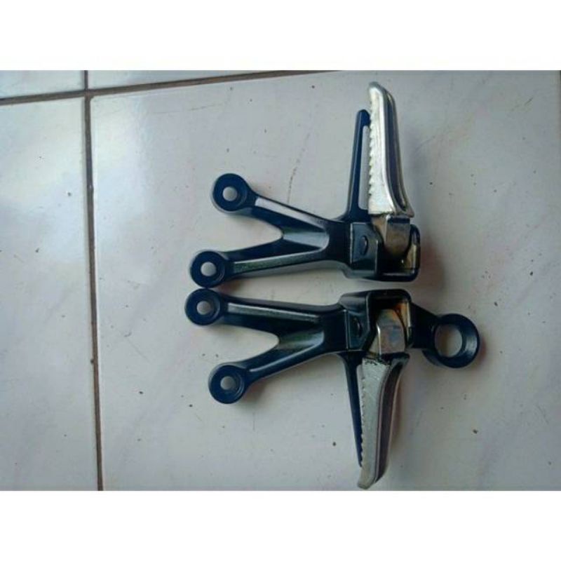 FOOT STEP BELAKANG/BUSTEP BELAKANG SUZUKI SATRIA FU Original Copotan