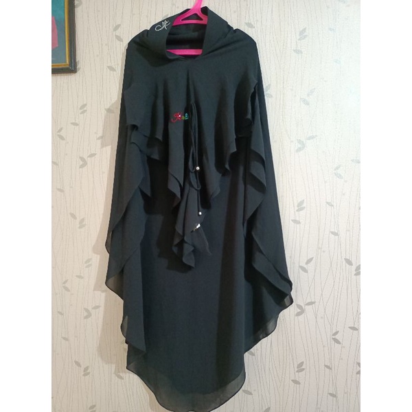Preloved khimar ameena hitam kameela hijabku