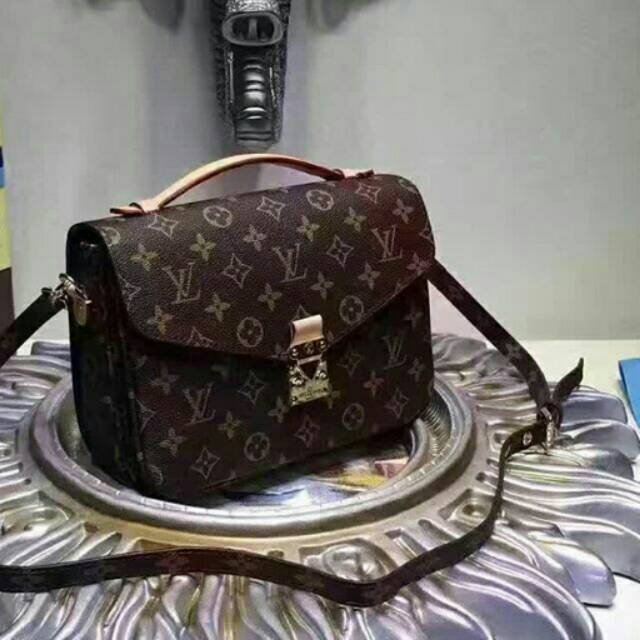 tas lv metis monogram messenger bag