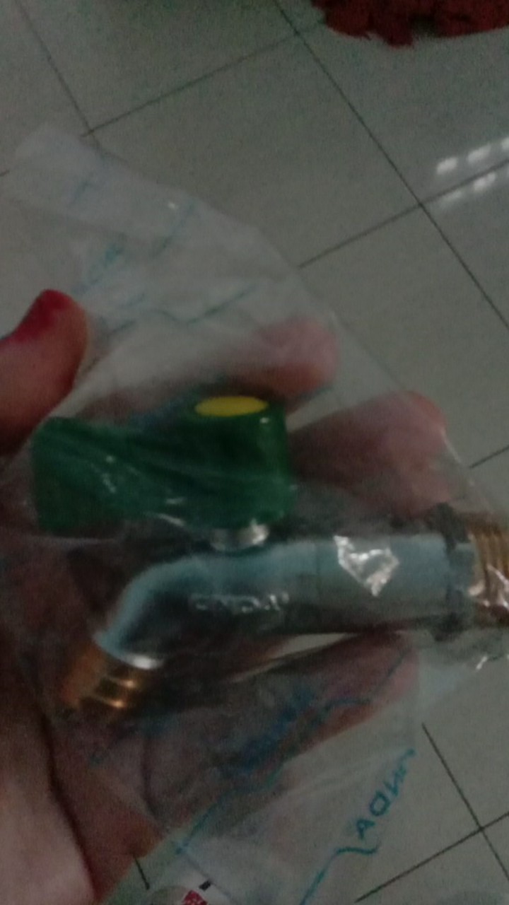 Kran Air Onda Kuningan . Kran Taman . Kran Onda Kuningan Kubc 1/2”