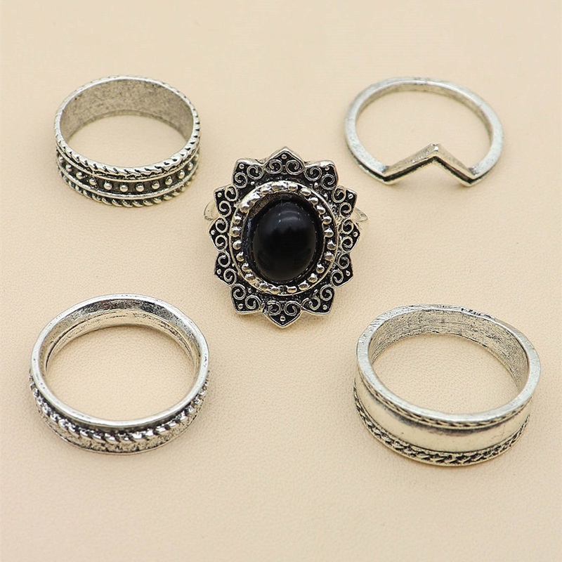 5pcs / Set Cincin Buku Jari Aneka Bentuk Warna Silver Gaya Vintage Untuk Wanita