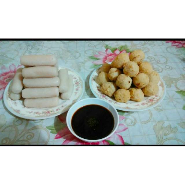 

Pempek/empek empek palembang