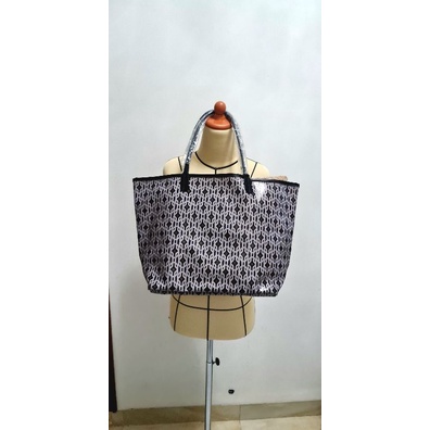 Nara Bag by Restu Anggraini in Black