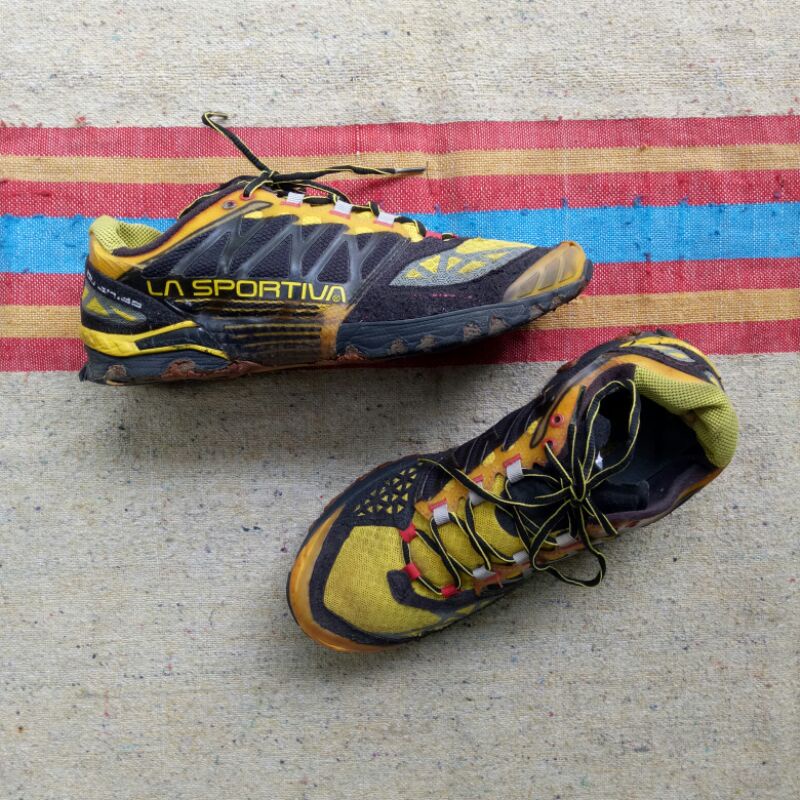 sepatu lasportiva