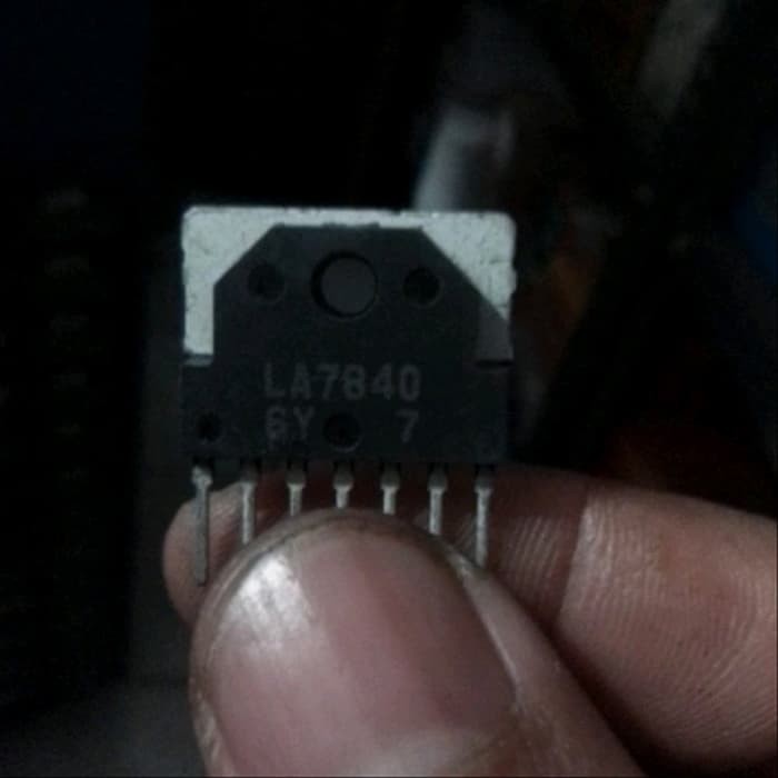 IC Vertikal LA7840 LA 7840