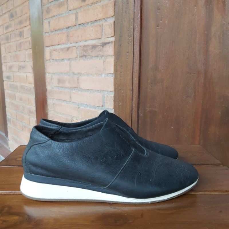 PRELOVED SEPATU KULIT WANITA HUSH PUPPIES