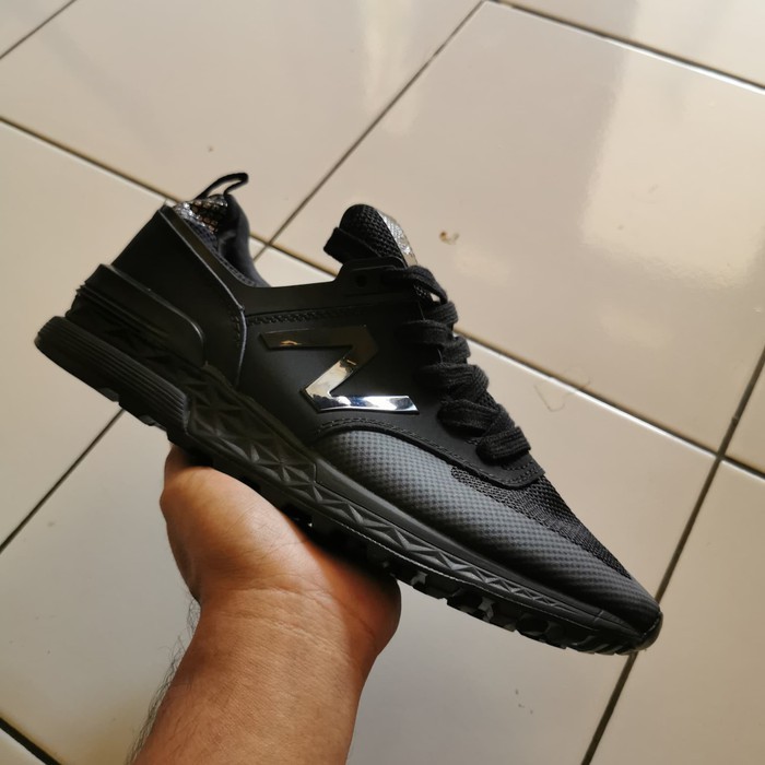 SNEAKERS COWOK HITAM BIRU MISTY  NEW BALANCE / NB 574 SPORT FULL BLACK