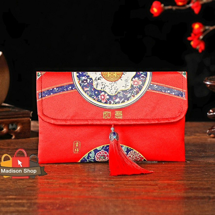 

Angpao Imlek Model Dompet Angpao Merah Premium Ampao Kain Sangjit Kado Parcel Tahun Baru
