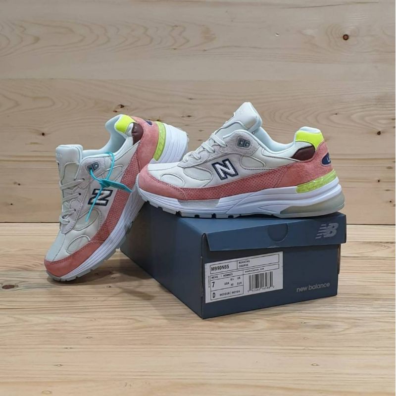 new balance 992 usa  cream pink