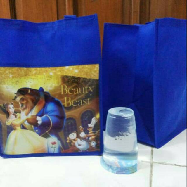 

MarMon,Tas tenteng Beauty n beast souvenir ultah anak