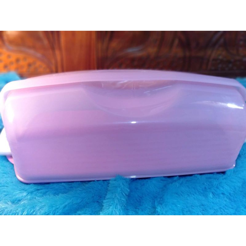 Tupperware cake taker rectangular
