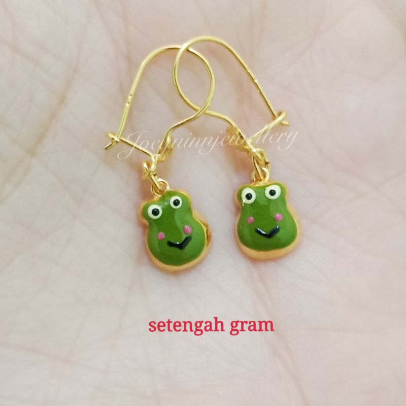 anting gantung karakter keropi dan doraemon