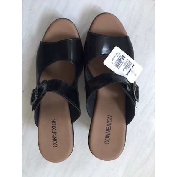 CONNEXION HIGH HEELS SIZE 39 NEW